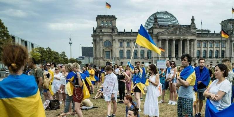 Перегнали Америку. Україна посіла друге місце у світовому рейтингу благодійності - інфографіка