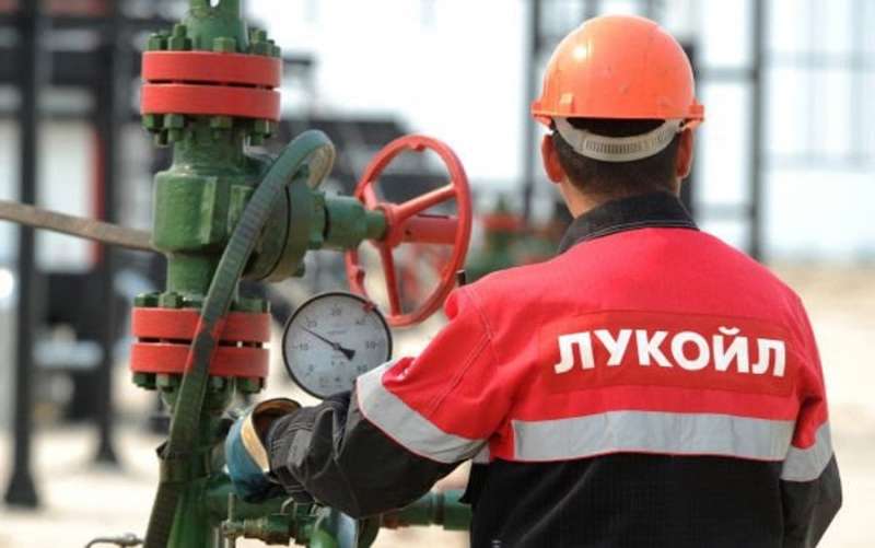 Як тільки, так і відразу. Азербайджан готовий купити завод Лукойлу в Болгарії, якому все одно нічого хорошого не світить